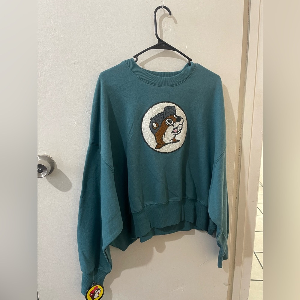 Bucees cropped sweater